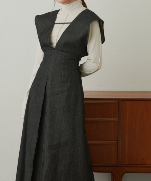 VANNIE U(ヴァニーユー)の「深Vネックデニムビスチェ(ベスト・レディース・ブラック/ネイビー・FREE)」の18枚目の写真