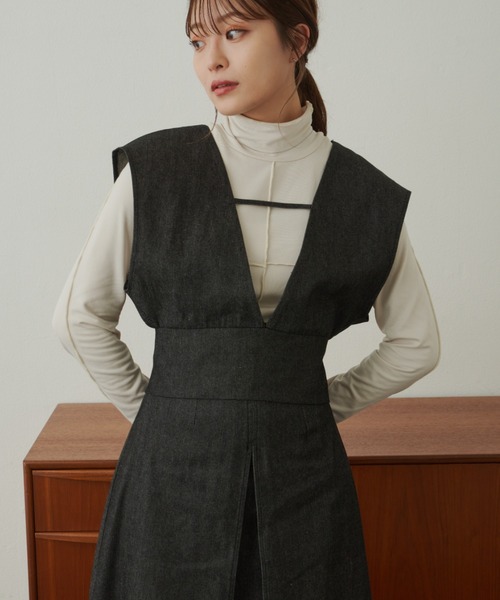 VANNIE U(ヴァニーユー)の「深Vネックデニムビスチェ(ベスト・レディース・ブラック/ネイビー・FREE)」の15枚目の写真