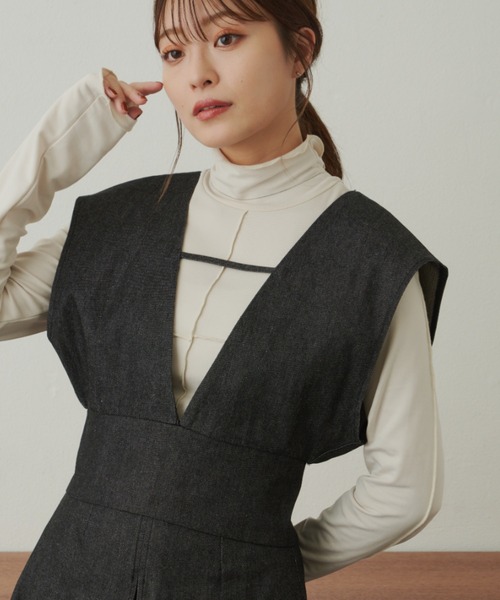 VANNIE U(ヴァニーユー)の「深Vネックデニムビスチェ(ベスト・レディース・ブラック/ネイビー・FREE)」の14枚目の写真