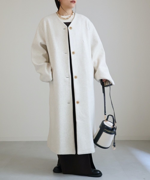 ap retro(アプレトロ)の「ノーカラーVネックロングコート(ノーカラーコート・レディース・アイボリー/ブラック/チャコールグレー・FREE)」の11枚目の写真