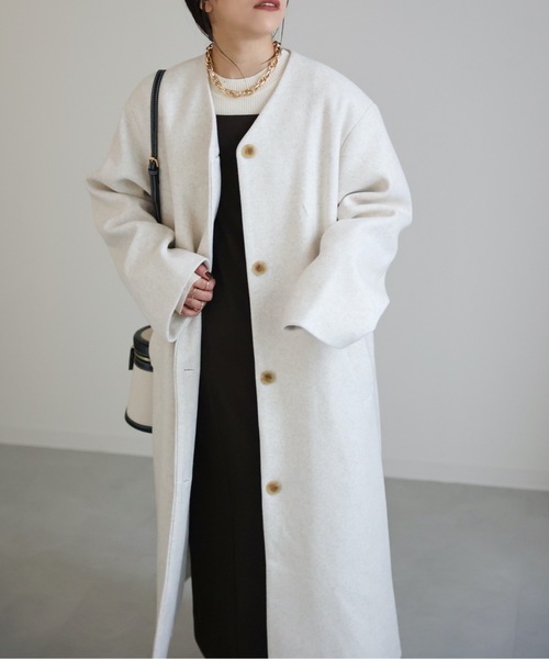 ap retro(アプレトロ)の「ノーカラーVネックロングコート(ノーカラーコート・レディース・アイボリー/ブラック/チャコールグレー・FREE)」の5枚目の写真