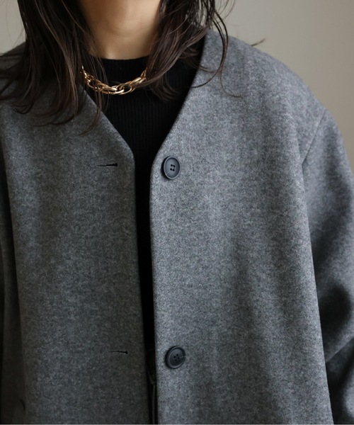 ap retro(アプレトロ)の「ノーカラーVネックロングコート(ノーカラーコート・レディース・アイボリー/ブラック/チャコールグレー・FREE)」の9枚目の写真