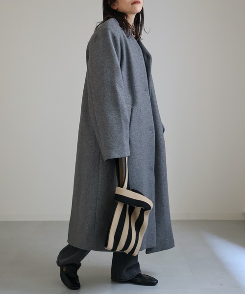 ap retro(アプレトロ)の「ノーカラーVネックロングコート(ノーカラーコート・レディース・アイボリー/ブラック/チャコールグレー・FREE)」の8枚目の写真