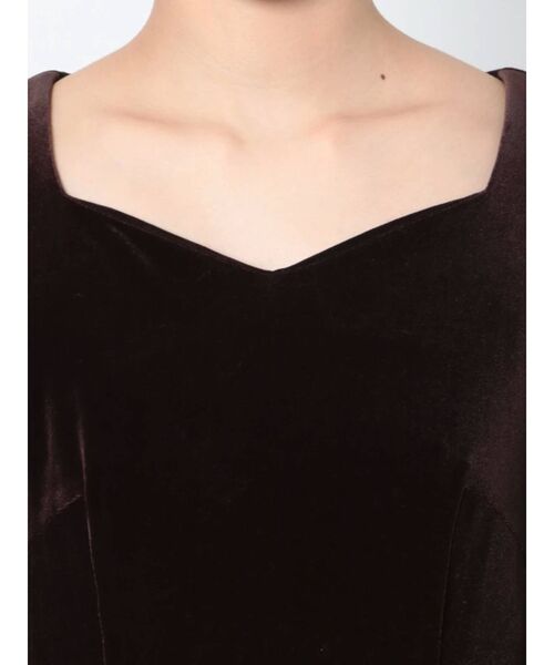 CALNAMUR(カルナムール)の「ベロアマーメイドワンピース(ワンピース・レディース・ブラウン・FREE)」の9枚目の写真