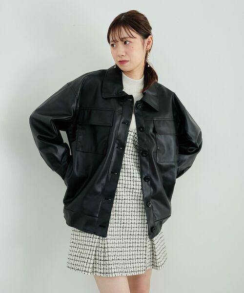 MAJESTIC LEGON(マジェスティックレゴン)の「フェイクレザーオーバーブルゾン(ブルゾン・レディース・アイボリー/ベージュ/ブラック・SMALL/MEDIUM)」の3枚目の写真