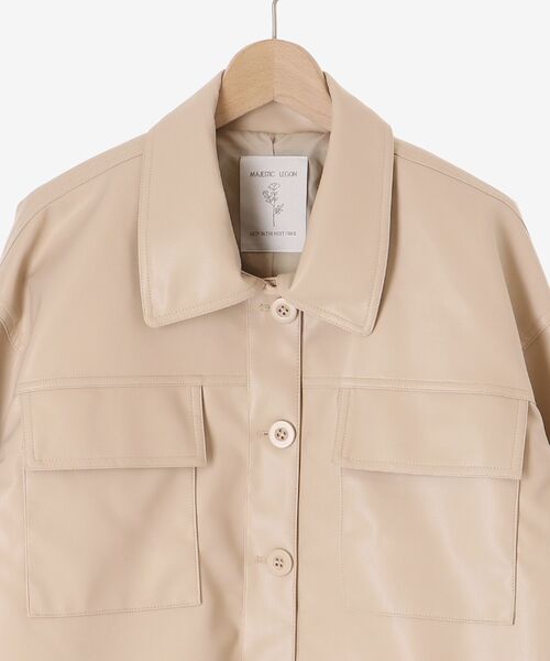 MAJESTIC LEGON(マジェスティックレゴン)の「フェイクレザーオーバーブルゾン(ブルゾン・レディース・アイボリー/ベージュ/ブラック・SMALL/MEDIUM)」の8枚目の写真