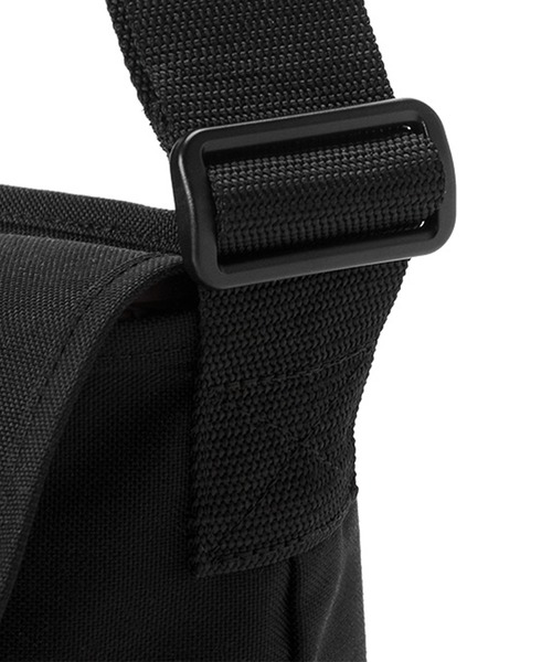 Manhattan Portage（マンハッタンポーテージ）の「Metal Parts Buckle NY Messenger Bag JR