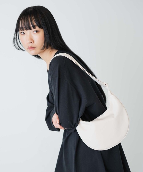 THE STANDARD(ザスタンダード)の「WEGO/【CTHY×THE STANDARD】ラウンドショルダーバッグ(ショルダーバッグ・メンズ・オフホワイト/ブラック・FREE)」の15枚目の写真