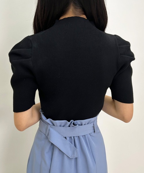 INGNI(イング)の「デコルテオープンパワショル5分袖ニット(ニット/セーター・レディース・ブラック/グレー系その他/アイボリー/ブルー・M)」の16枚目の写真