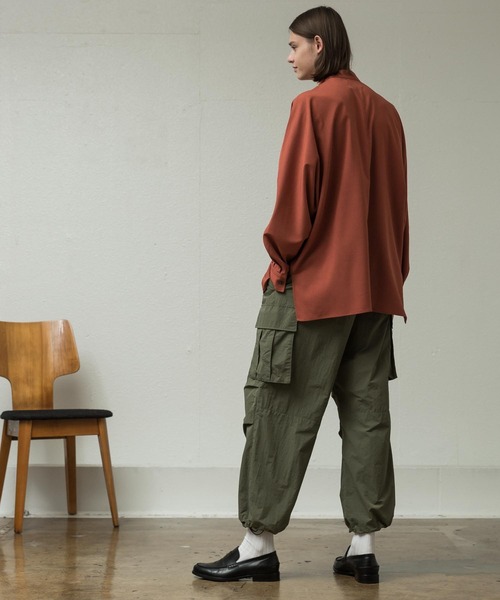 SLICK（スリック）の「リフラックスストレッチドルマンスリーブシャツ（シャツ/ブラウス・メンズ・ダークグリーン/アイボリー/ブラック/オレンジ・2/3/1）」の20枚目の写真