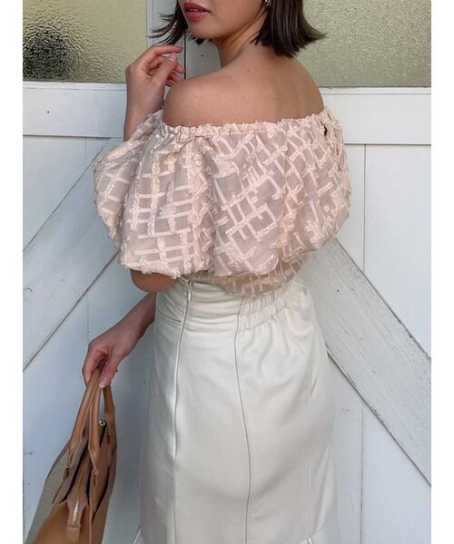 dazzlin（ダズリン）の「シアージャカードオフショルブラウス（シャツ/ブラウス・レディース・オフホワイト/ベージュ/ブルー・FREE）」の22枚目の写真