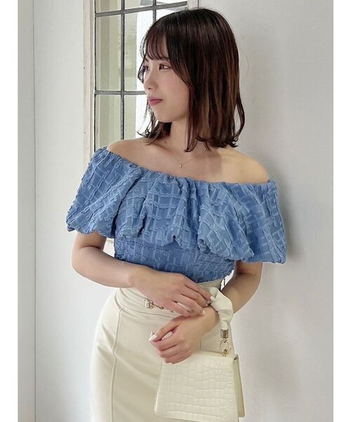 dazzlin（ダズリン）の「シアージャカードオフショルブラウス（シャツ/ブラウス・レディース・オフホワイト/ベージュ/ブルー・FREE）」の11枚目の写真