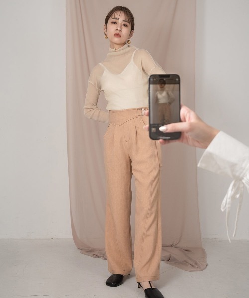 Amiur(エミレ)の「nuance belt straight pants(その他パンツ・レディース・ベージュ/クリーム/オレンジ系・S/M)」の4枚目の写真