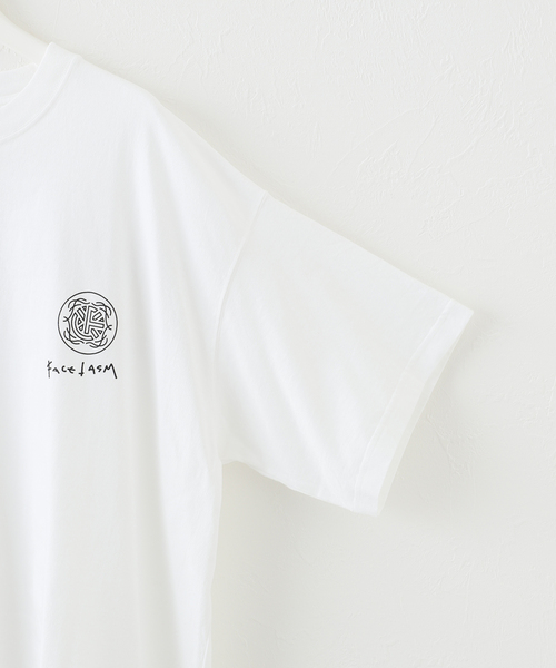 FACETASM（ファセッタズム）の「【FACETASM / ファセッタズム】LOGO PRINT TEE（Tシャツ/カットソー・メンズ・ベージュ/ホワイト/ブラック/オレンジ系その他・5）」の9枚目の写真