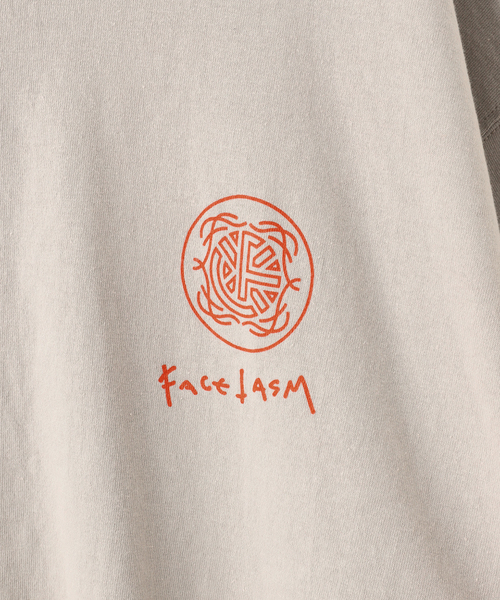 FACETASM（ファセッタズム）の「【FACETASM / ファセッタズム】LOGO PRINT TEE（Tシャツ/カットソー・メンズ・ベージュ/ホワイト/ブラック/オレンジ系その他・5）」の12枚目の写真