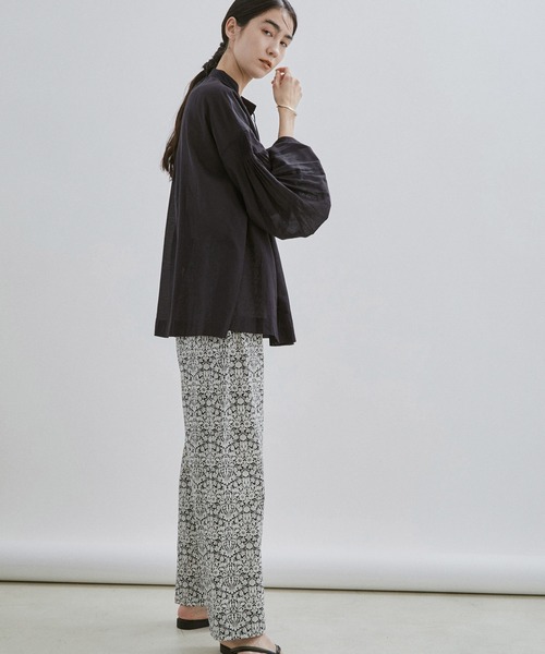 SALON adam et rope'（サロン アダム エ ロペ）の「【洗える】コットンボイルハンドタックボリュームスリーブブラウス（シャツ/ブラウス・レディース・ブラック/グレー系その他・FREE）」の15枚目の写真