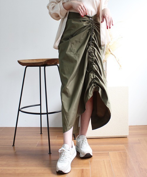 MODE ROBE（モードローブ）の「ドロストデザインスカート（スカート・レディース・アイボリー/カーキ/ブラック・FREE）」の3枚目の写真