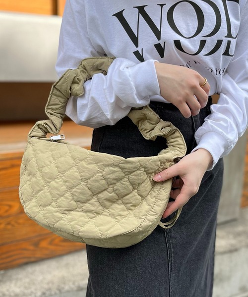 mi via loca（ミヴィアロカ）の「ドローコードキルティングバッグ（ショルダーバッグ・レディース・アイボリー/カーキ/ブラック・FREE）」の19枚目の写真