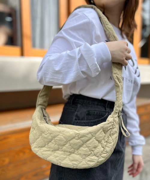 mi via loca（ミヴィアロカ）の「ドローコードキルティングバッグ（ショルダーバッグ・レディース・アイボリー/カーキ/ブラック・FREE）」の13枚目の写真