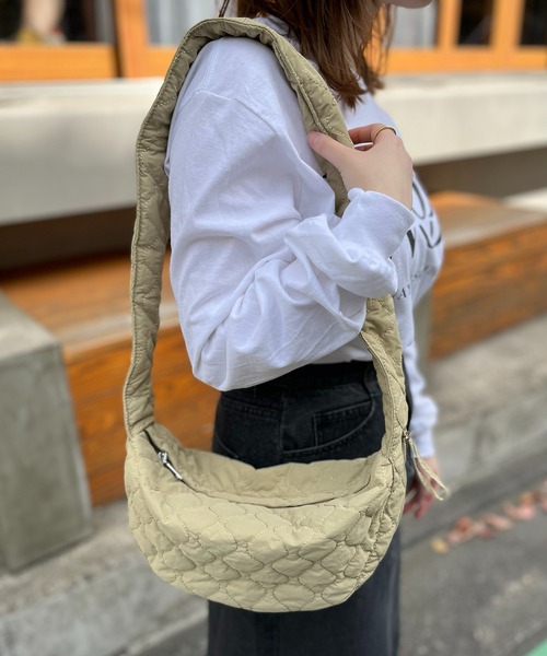 mi via loca（ミヴィアロカ）の「ドローコードキルティングバッグ（ショルダーバッグ・レディース・アイボリー/カーキ/ブラック・FREE）」の9枚目の写真