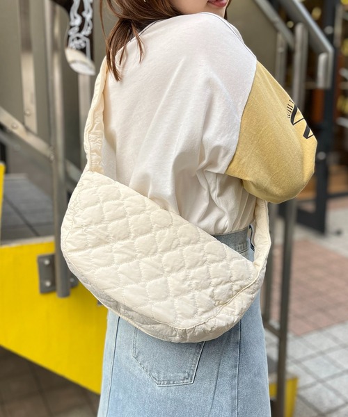 mi via loca（ミヴィアロカ）の「ドローコードキルティングバッグ（ショルダーバッグ・レディース・アイボリー/カーキ/ブラック・FREE）」の14枚目の写真