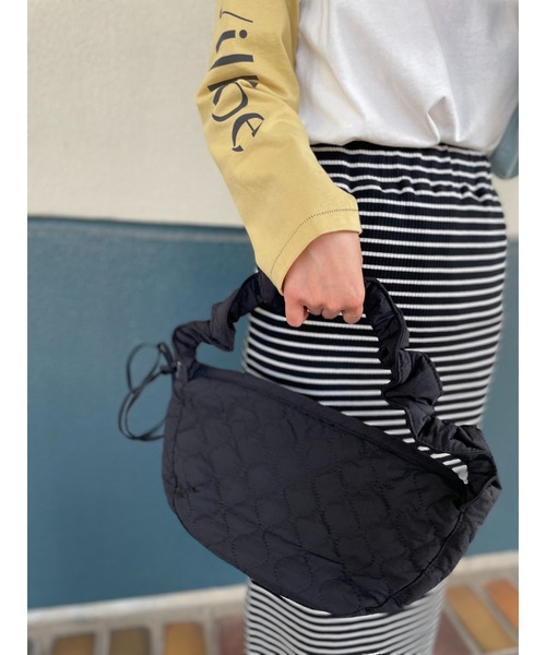 mi via loca（ミヴィアロカ）の「ドローコードキルティングバッグ（ショルダーバッグ・レディース・アイボリー/カーキ/ブラック・FREE）」の11枚目の写真