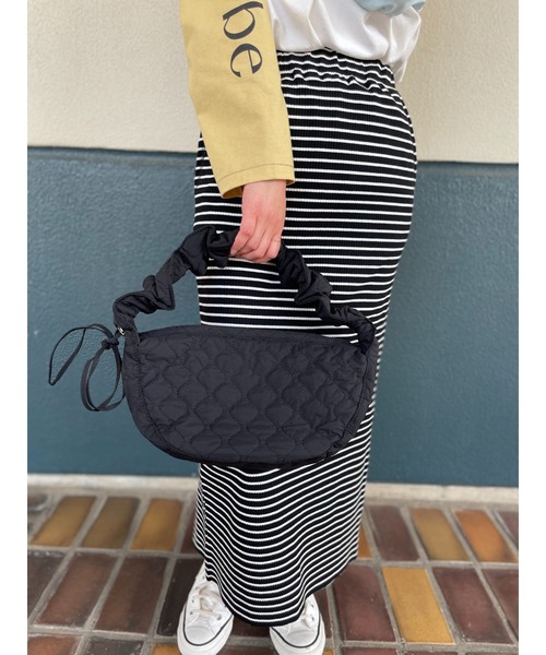 mi via loca（ミヴィアロカ）の「ドローコードキルティングバッグ（ショルダーバッグ・レディース・アイボリー/カーキ/ブラック・FREE）」の7枚目の写真