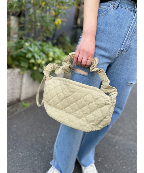 mi via loca（ミヴィアロカ）の「ドローコードキルティングバッグ（ショルダーバッグ・レディース・アイボリー/カーキ/ブラック・FREE）」の12枚目の写真