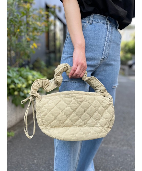 mi via loca（ミヴィアロカ）の「ドローコードキルティングバッグ（ショルダーバッグ・レディース・アイボリー/カーキ/ブラック・FREE）」の8枚目の写真