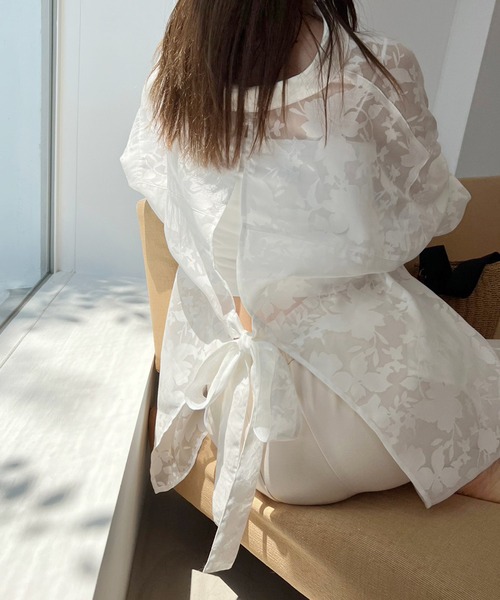 one after another NICE CLAUP（ワンアフターアナザーナイスクラップ）の「バックリボンシアーシャツ（シャツ/ブラウス・レディース・オフホワイト/アイボリー/イエロー/モカ・FREE）」の5枚目の写真