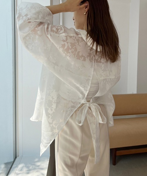 one after another NICE CLAUP（ワンアフターアナザーナイスクラップ）の「バックリボンシアーシャツ（シャツ/ブラウス・レディース・オフホワイト/アイボリー/イエロー/モカ・FREE）」の10枚目の写真