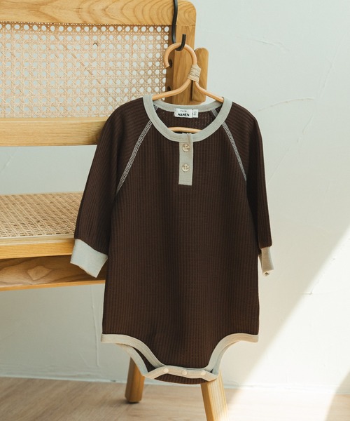 pairmanon(ペアマノン)の「【ベビー】ヘンリーネック ワッフル ロンパース(ロンパース・キッズ・ラベンダー/モカ/ブルー系その他3/グリーン系その他2/ライトベージュ/グレー系その他/カーキ・80/70)」の3枚目の写真