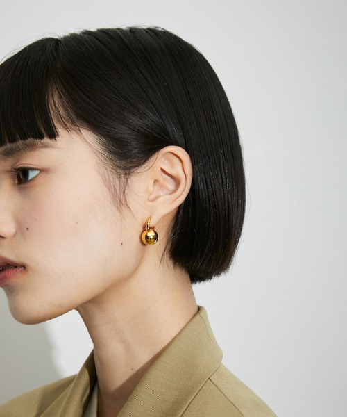 ADAM ET ROPE'（アダムエロペ）の「ベルモチーフピアス（ピアス（両耳用）・レディース・シルバー/ゴールド・FREE）」の7枚目の写真