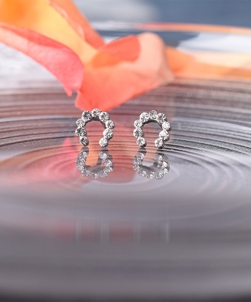 itam（アイタム）の「【itam】アイタム/ ホースシューピアス（ピアス（両耳用）・レディース・シルバー/ゴールド/ピンクゴールド・FREE）」の2枚目の写真