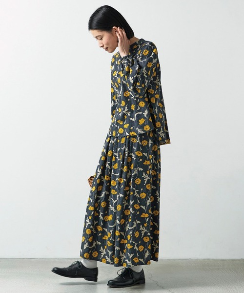 Sunny clouds（サニークラウズ）の「サニークラウズ　ｆｅａｔ．　ＨＯＫＫＯＨ　黄色いヒナゲシトップス〈レディース〉（その他トップス・レディース・イエロー×ブラック・LARGE/NM/MEDIUM/X-LARGE）」の6枚目の写真