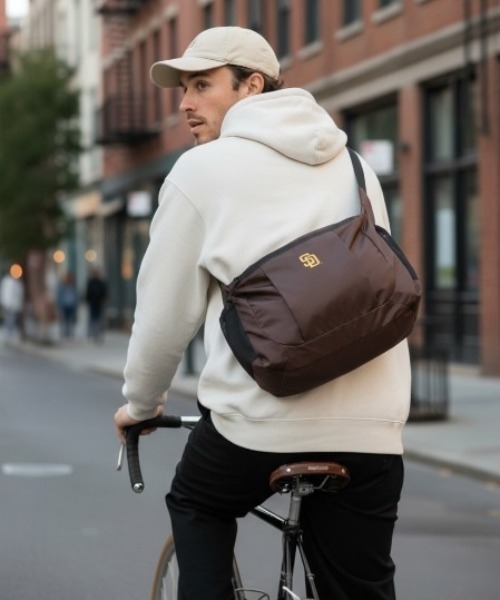 MLB(メジャーリーグベースボール)の「MLB ショルダーバッグ26(ショルダーバッグ・レディース・ブルー/ブラック/ブラック系その他/ブラウン/ブラック系その他2・FREE)」の4枚目の写真