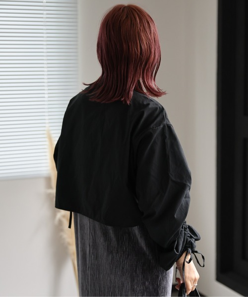 ap retro(アプレトロ)の「長袖シャーリングシャツ(シャツ/ブラウス・レディース・ブルー/ベージュ系その他/グレイッシュベージュ/ブラック・FREE)」の11枚目の写真