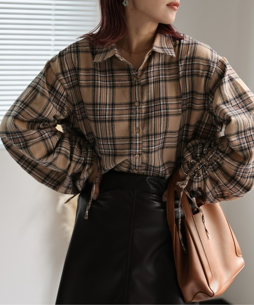 ap retro(アプレトロ)の「長袖シャーリングシャツ(シャツ/ブラウス・レディース・ブルー/ベージュ系その他/グレイッシュベージュ/ブラック・FREE)」の20枚目の写真