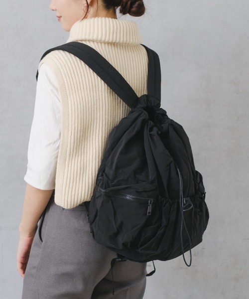 Actually（アクチュアリー）の「くしゅくしゅリュック（バックパック/リュック・レディース・ブラック/ベージュ/ブルー・フリー）」の2枚目の写真