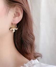 【Bz】フラワーモチーフフープピアス/両耳用(LEY)