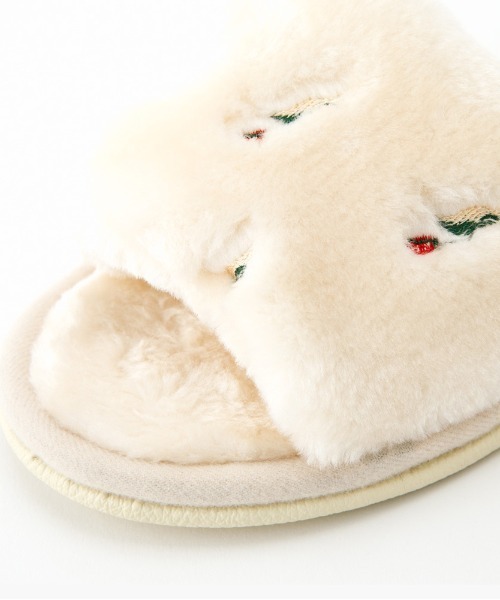 Casselini（キャセリーニ）の「Casselini HOME(キャセリーニ ホーム)フェイクファースリッパ（ルームシューズ/スリッパ・レディース・ラベンダー/アイボリー・FREE）」の14枚目の写真