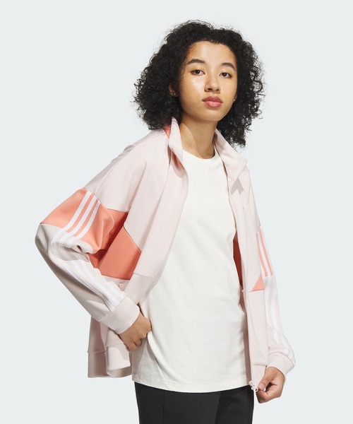 adidas（アディダス）の「シーズナル スポーツウェア ルーズフィット 