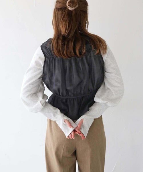 CLEIO(クレイオ)の「【CLEIO】リボンギャザーシアーミニベスト/RIBBON GATHERED SHEER MINI VEST/940-11643(シャツ/ブラウス・レディース・ブラック/アイボリー/サックスブルー/グレイッシュベージュ・FREE)」の5枚目の写真