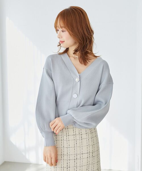 MAJESTIC LEGON(マジェスティックレゴン)の「ビジューボタンカーディガン(カーディガン/ボレロ・レディース・アイボリー/グリーン/ピンク/ブルー・MEDIUM)」の4枚目の写真