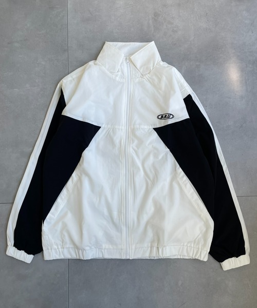 B.R.U(ブル)の「ロゴ入り配色トラックジャケット / ジャージ(ブルゾン・メンズ・チャコールグレー/ブラック/オフホワイト・FREE)」の1枚目の写真