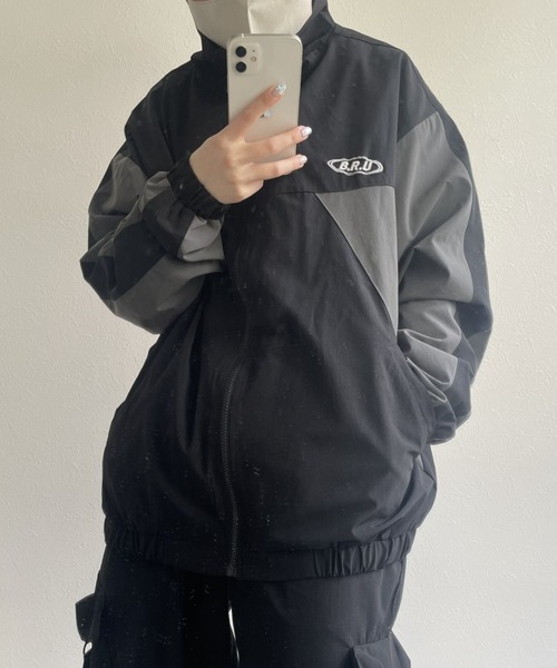 B.R.U(ブル)の「ロゴ入り配色トラックジャケット / ジャージ(ブルゾン・メンズ・チャコールグレー/ブラック/オフホワイト・FREE)」の20枚目の写真