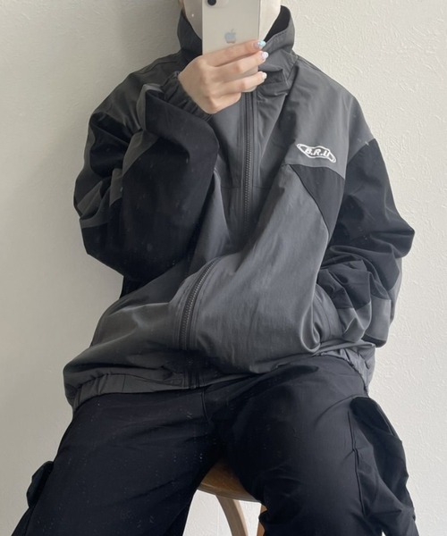 B.R.U(ブル)の「ロゴ入り配色トラックジャケット / ジャージ(ブルゾン・メンズ・チャコールグレー/ブラック/オフホワイト・FREE)」の14枚目の写真