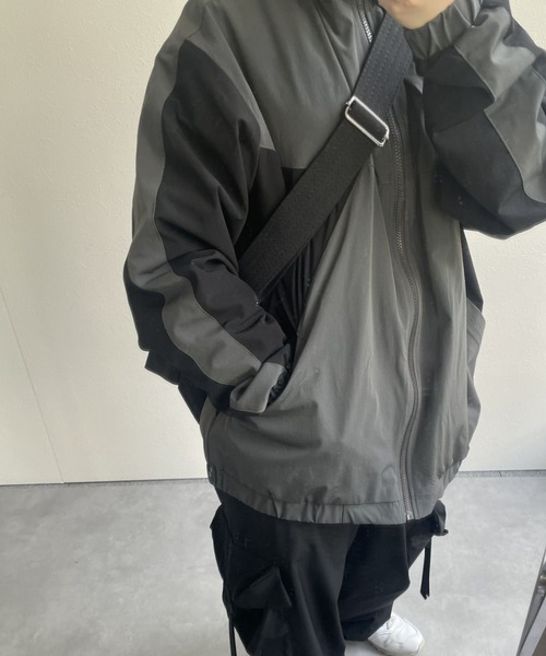 B.R.U(ブル)の「ロゴ入り配色トラックジャケット / ジャージ(ブルゾン・メンズ・チャコールグレー/ブラック/オフホワイト・FREE)」の21枚目の写真