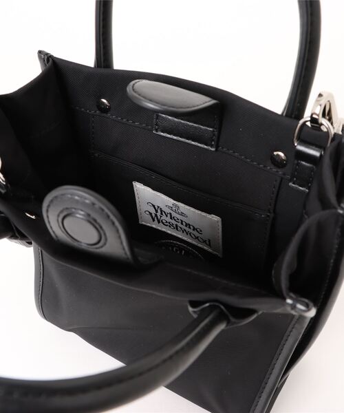 Vivienne Westwood(ヴィヴィアンウエストウッド)の「4204007NU-W001Y-TEDDY SMALL TOTE CROSSBODY(ショルダーバッグ・レディース・ブラック・FREE)」の4枚目の写真