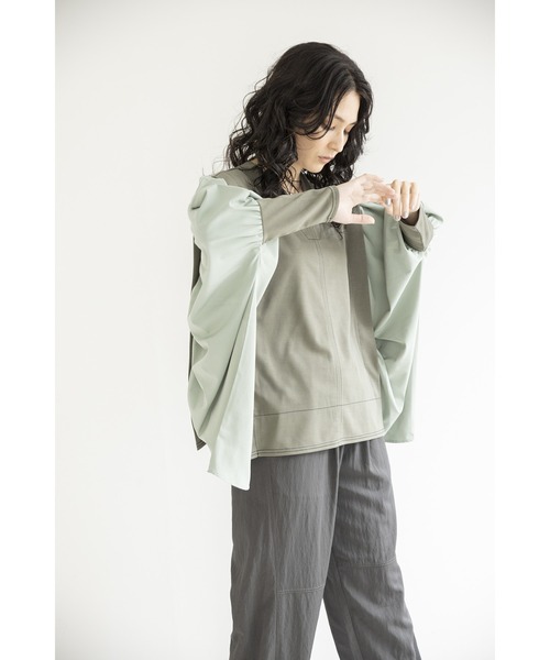 OSMOSIS（オズモーシス）の「ワイドギャザープルオーバー（Tシャツ/カットソー・レディース・カーキ/ブラック/アイボリー・ONE SIZE）」の6枚目の写真